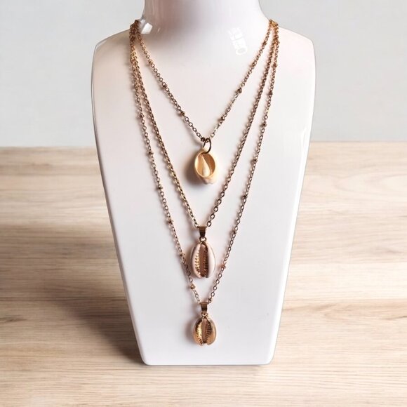 Multilayer Shells Necklace - Picture 4 of 5